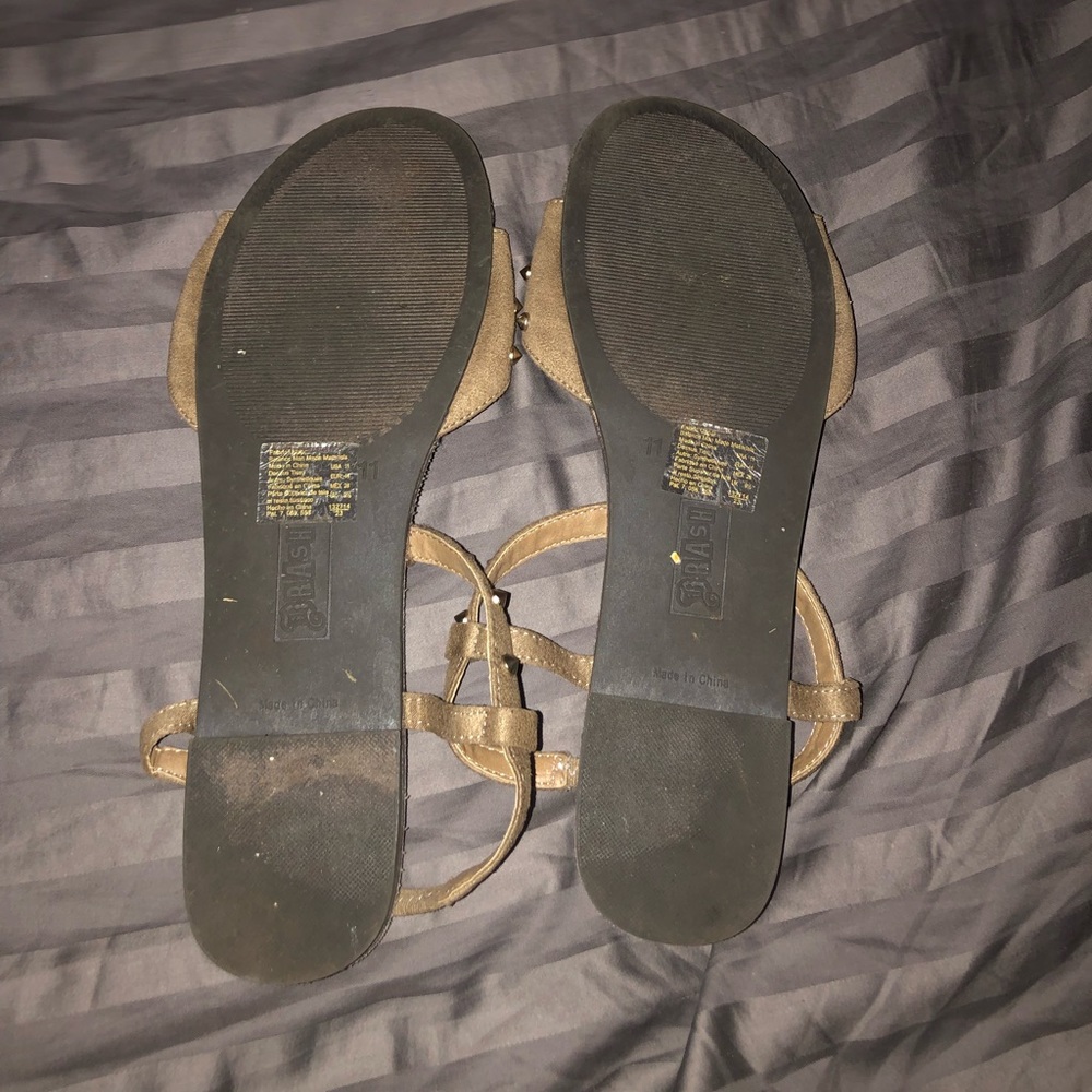 Sandle - Picture 3 of 3